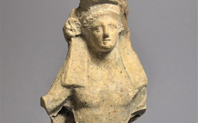 Symposiaste (jeune Dionysos ?) Magna Graeca / Tarantine ?, ca. 340 Century B.C. Terre cuite,...