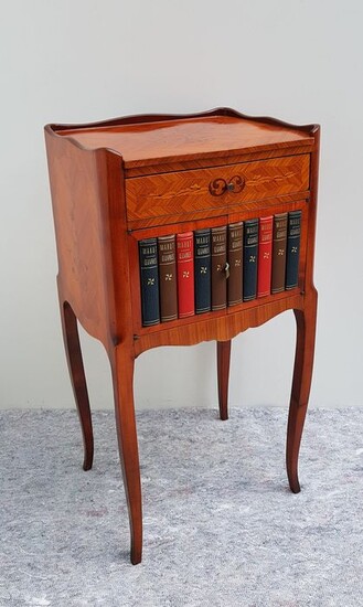 Table de Chevet or Side table with books