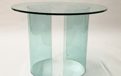 Tavolo in cristallo con piano circolare e sostegni in cristallo. Italia, anni '70. (h cm 76,5; d cm 99,5) (difetti)
