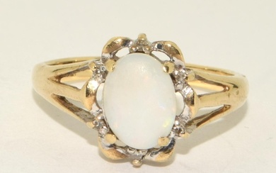 Vintage 9ct gold natural Opal ring size L