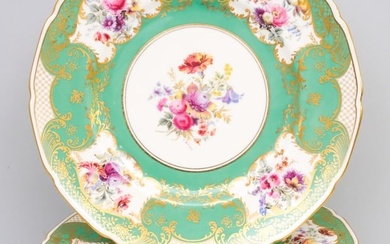 12 Royal Doulton Porcelain Decorated Dinner Plates