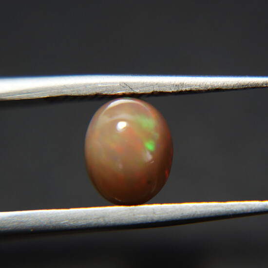 1.35 ct-Natural Welo Opal-8.7x6.9 mm