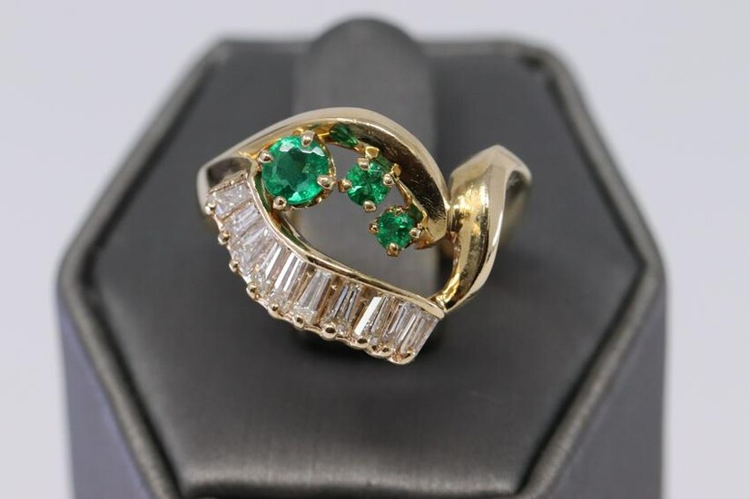 14Kt Emerald/Diamond Ring