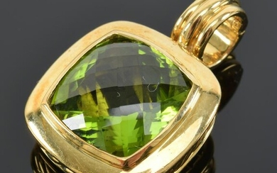 18K David Yurman gold and peridot pendant, DY 750.