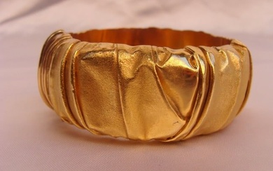 18K YELLOW GOLD HAND MADE BRACELET BY SIGNED FARANAKAS "