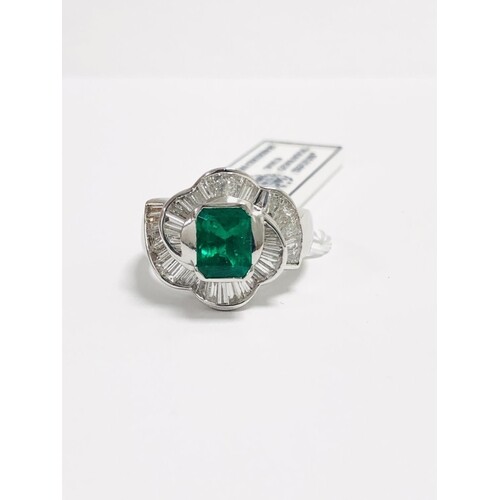 18ct white Gold Emerald and diamond Ring