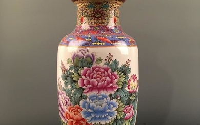 Chinese Famille Rose 'Flower' Vase