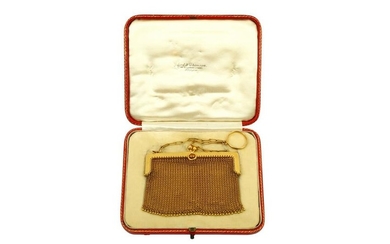 A gold mesh purse, 1908