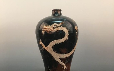 Chinese Ding Ware Dragon Meiping