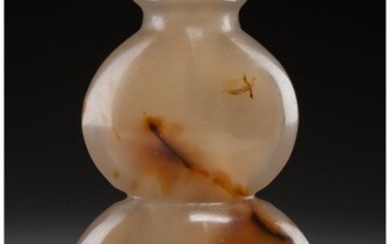 78004: A Chinese Agate Double Gourd-Form Snuff Bottle