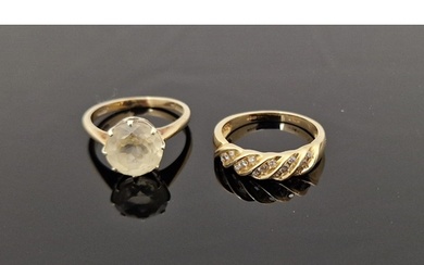 9ct gold and citrine-coloured stone dress ring with circular...