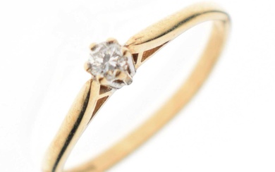 9ct gold ring set small solitaire diamond