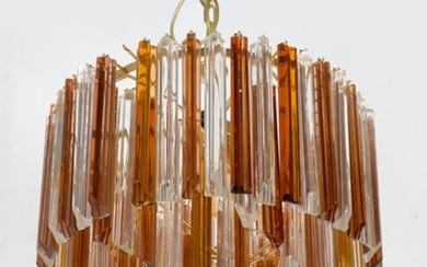 A 1970'S ITALIAN VENINI CHANDELIER WITH CASCADING CLEAR AND AMBER TRIEDRI GLASS PENDANTS, APPROX 52CM H
