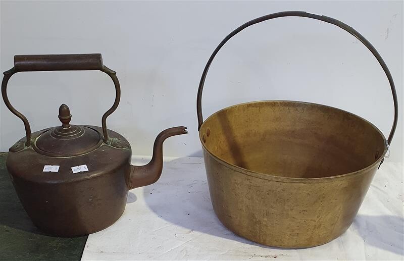 A BRASS AND COPPER KETTLE AND A JAM POT