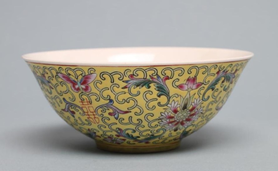 A CHINESE PORCELAIN BOWL of plain flared cylindrical form, t...
