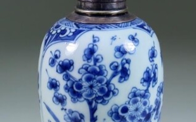 A Chinese Kangxi Blue and White Porcelain Ovoid Vase,...