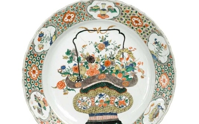 A Chinese famille verte porcelain dish, Qing Dynasty, Kangxi (1662-1722)