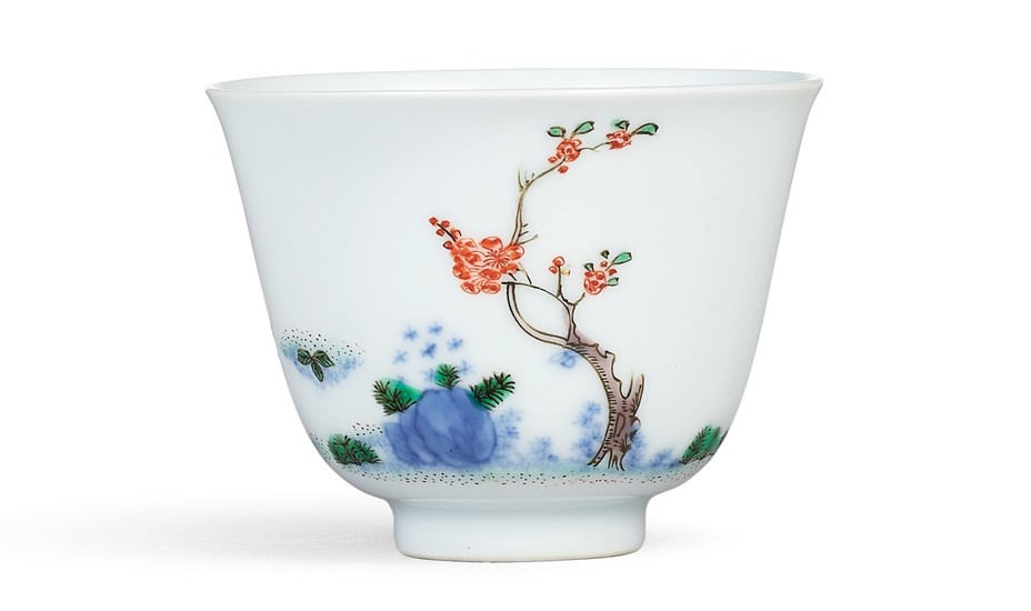 A FINE WUCAI 'MONTH' CUP MARK AND PERIOD OF KANGXI