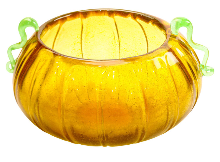 A French melon form centerpiece
