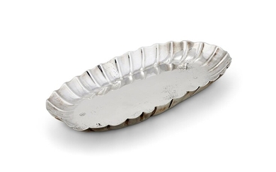A GEORGE I SILVER OVAL FLUTED SPOON TRAY