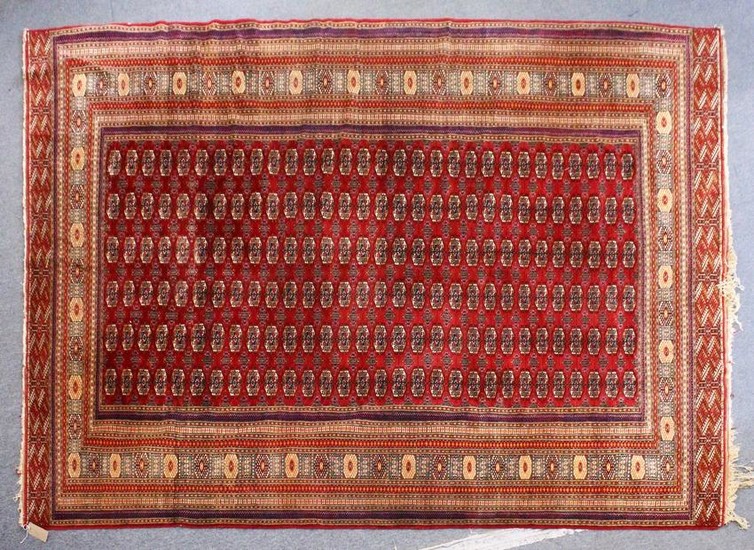 A GOOD LARGE BOKHARA CARPET, MID 20TH CENTURY, red