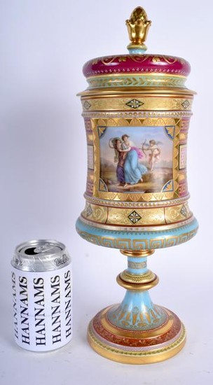 A LARGE EARLY 20TH CENTURY VIENNA PORCELAIN VASE AND