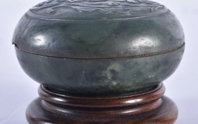 A LATE 18TH/19TH CENTURY CHINESE CARVED SPINACH JADE PASTE BOX AND COVER Late Qianlong/Jiaqing. 6.5