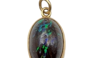 A LATE 19TH/EARLY 20TH CENTURY 15CT GOLD OPAL PENDANT The ca...