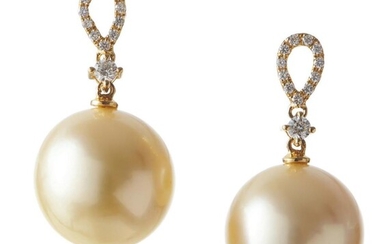 A PAIR OF GOLDEN SOUTH SEA PEARL AND DIAMOND EARRINGS IN 18CT GOLD, THE ROUND PEARLS MEASURING 14.6MM, TO POST AND BUTTERFLY FITTING...