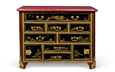 A REGENCE ORMOLU-MOUNTED AMARANTH AND CHINESE LACQUER COMMODE