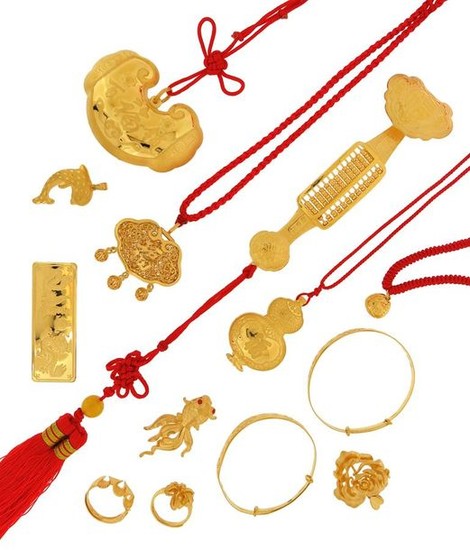 A collection of thirteen Chinese gold jewellery items,...