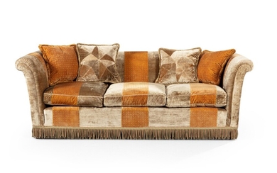 A velvet sofa designed by Mongiardino, modern | Canapé en velours conçu par Mongiardino, travail moderne