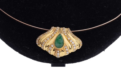A JADE AND DIAMOND NECKLET