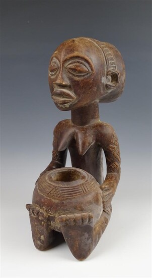 (-), Afrikaanse houten beker, zogenaamde Luba cup houder,...