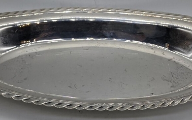 An American Sterling silver dish, 475g, L.34cm
