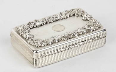 An English Victorian sterling silver snuff Box - London 1838-1839,...