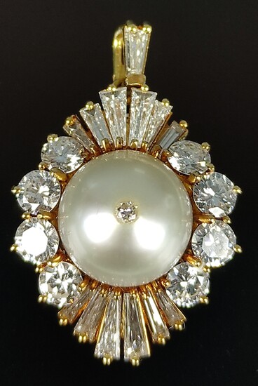 Brilliant pearl pendant with 9 diamonds and 13 diamonds, approx. 2.5-3ct, W-VVS-VS, 750/18K yellow