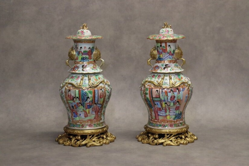 CHINE-CANTON. Paire de Vases en porcelaine... - Lot 304 - Alexandre Landre
