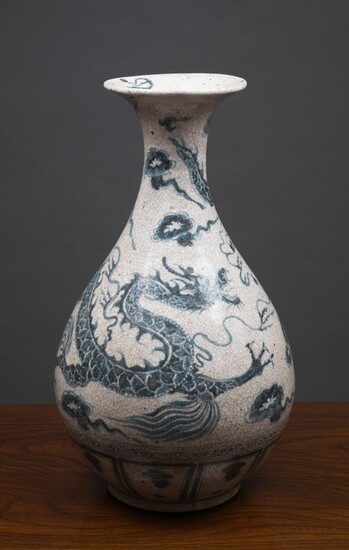 CHINESE BLUE AND WHITE DRAGON VASE, Ming style of