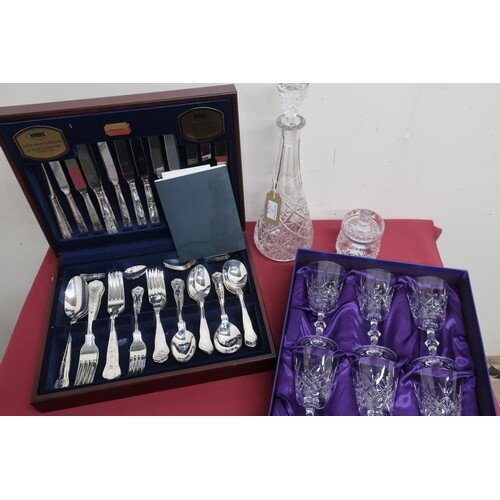 Canteen of Viners Kings Royale pattern silver plated cutlery...