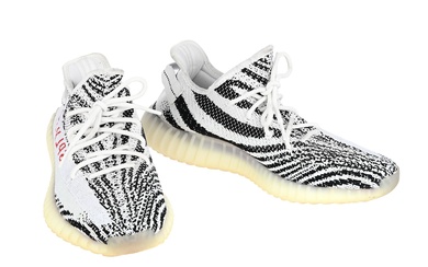 Chaussures, ADIDAS YEEZY, Boost 350 V2 Zebra Sneakers, noir, blanc, lacets, taille 44½.
