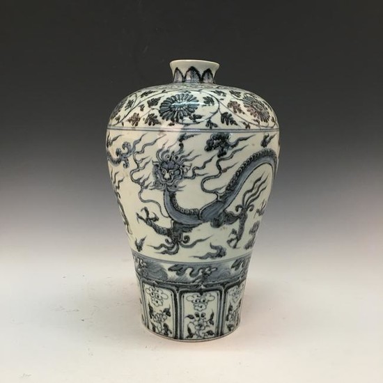 Chinese Blue-White 'Dragon' Meiping Vase