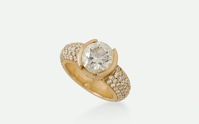Diamond and pink gold ring