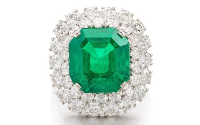EMERALD AND DIAMOND RING, MOUNT BY BULGARI | 7.32卡拉「哥倫比亞」祖母綠 配 鑽石 戒指，寶格麗戒台
