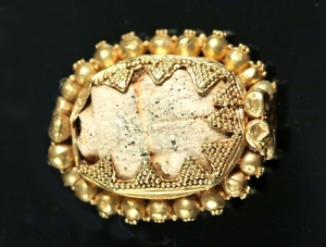 Egyptian Steatite Scarab / Etruscan 16K Gold Bezel