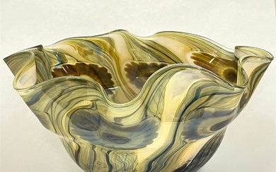 Eickholt Art Glass Bowl