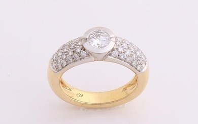 Elegant yellow gold ring, 750/000, with diamonds. Bolle