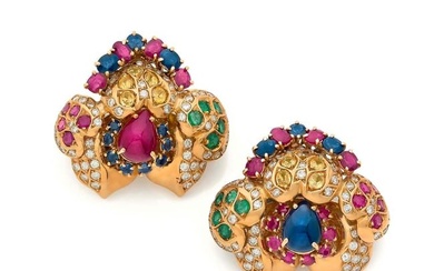 F. MORONI, Roma 1980s-90s Pair of "Tutti Frutti" ear clips with floral decor in 18k yellow gold
