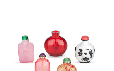 FIVE GLASS SNUFF BOTTLES Qing Dynasty