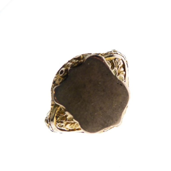 Gentleman's unmarked yellow metal signet ring with shield matrix,...